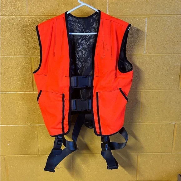 Hunter Safety System tree stand harness - Picture 7 of 11